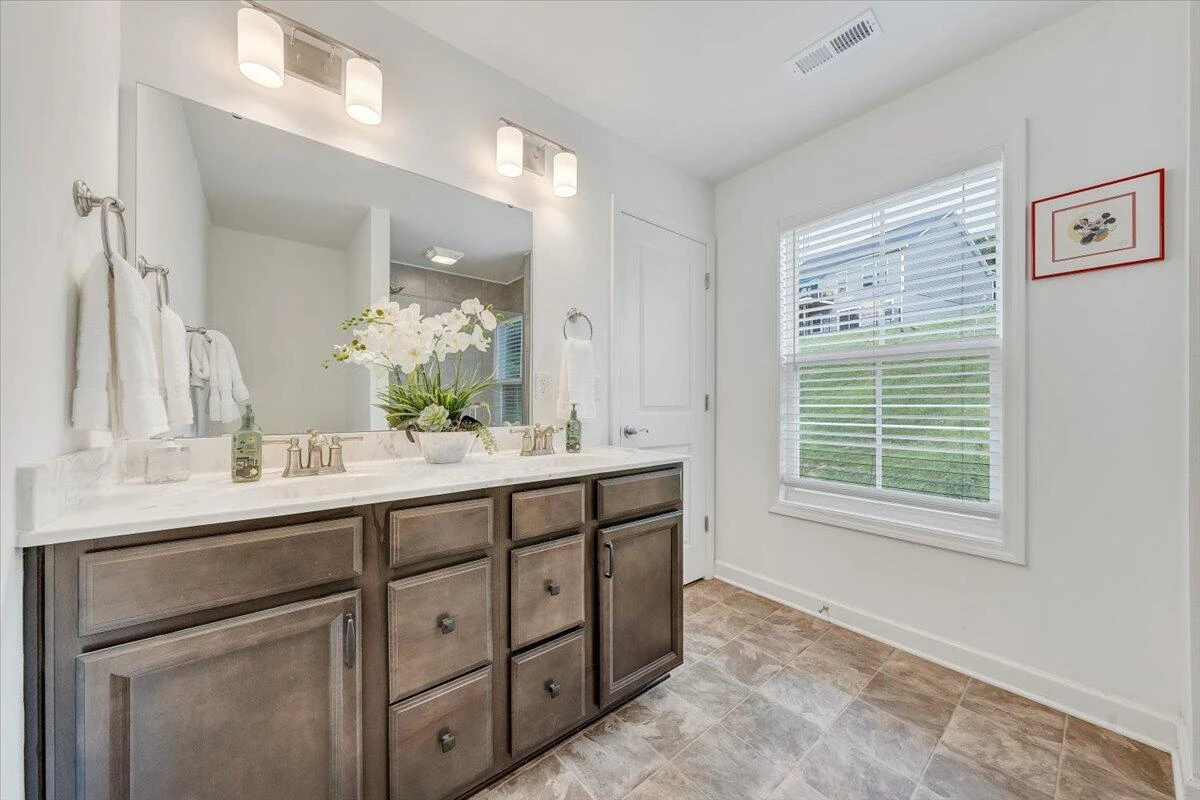 2130 Kings Walk DR - Photo 32