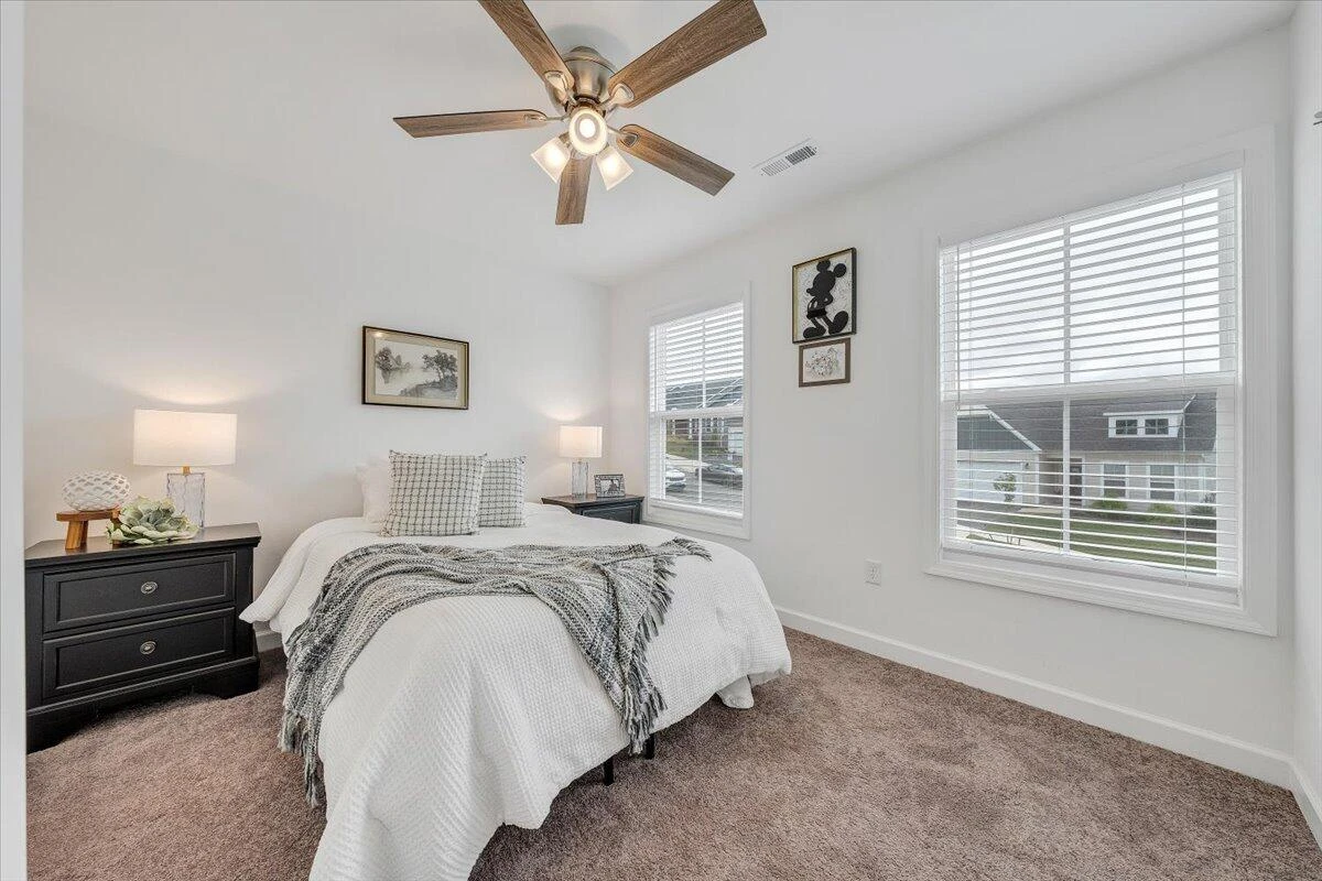 2130 Kings Walk DR - Photo 36