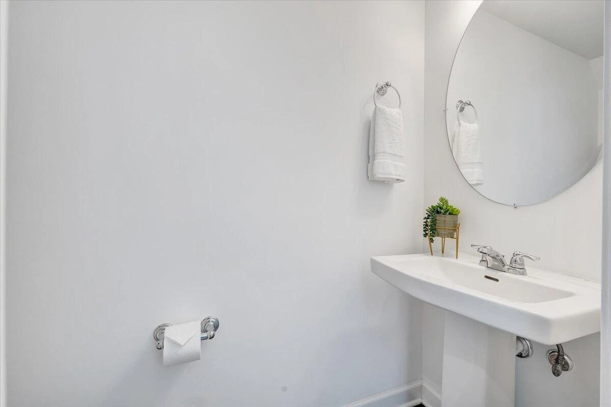 2130 Kings Walk DR - Photo 4
