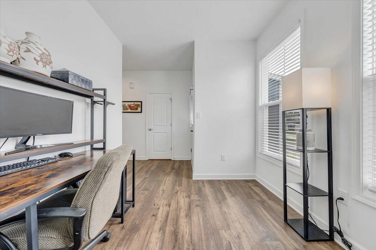 2130 Kings Walk DR - Photo 8