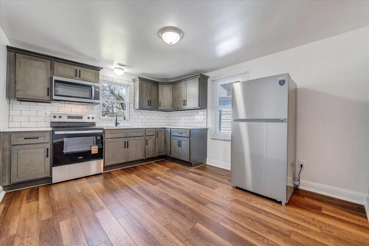 117 16th ST - Photo 14