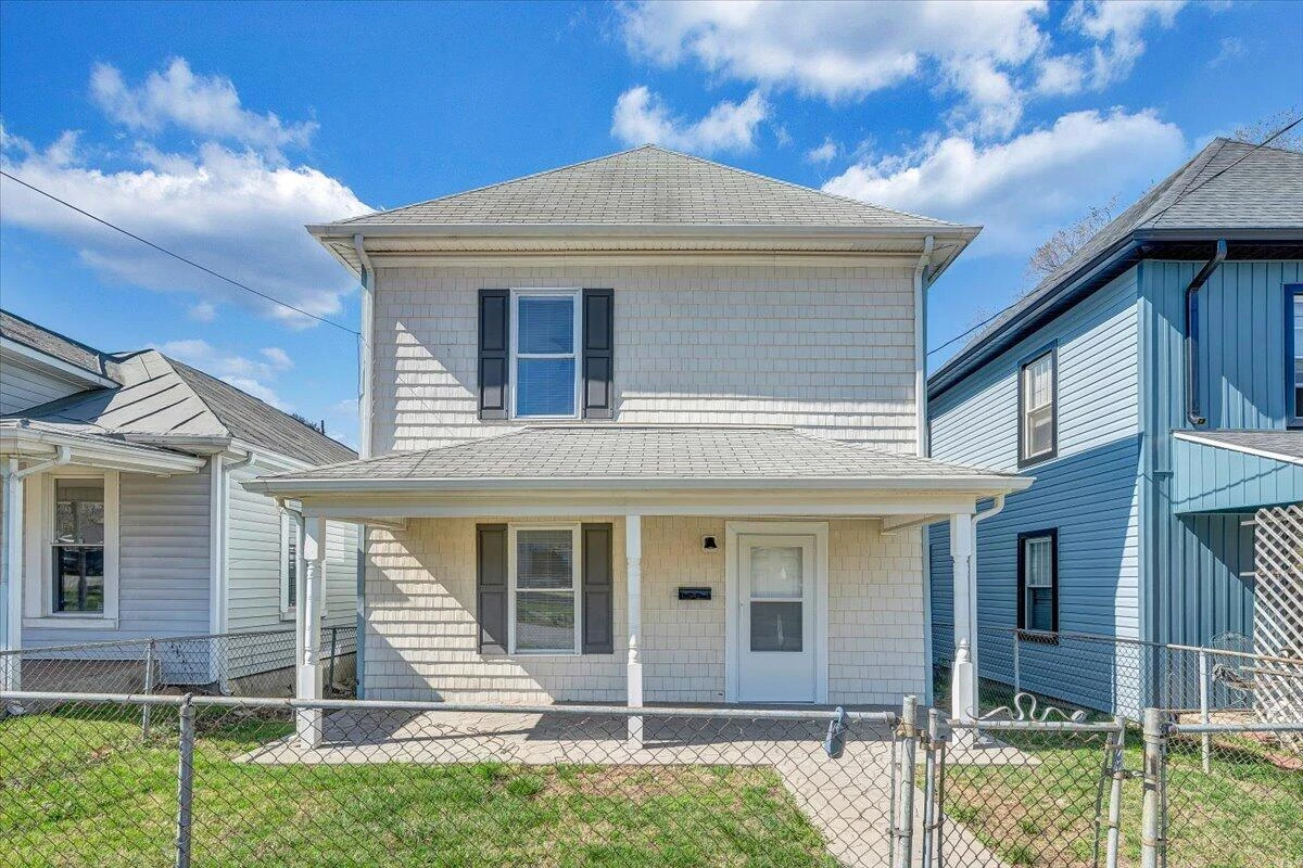117 16th ST - Photo 2