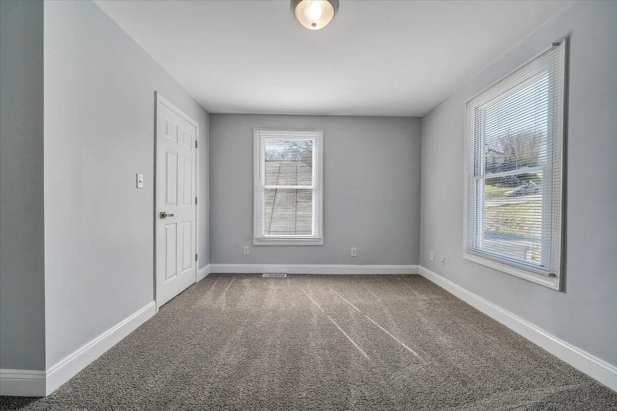 117 16th ST - Photo 23