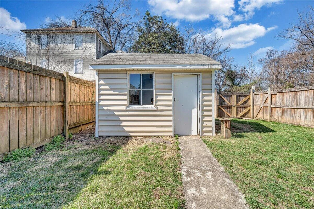 117 16th ST - Photo 30