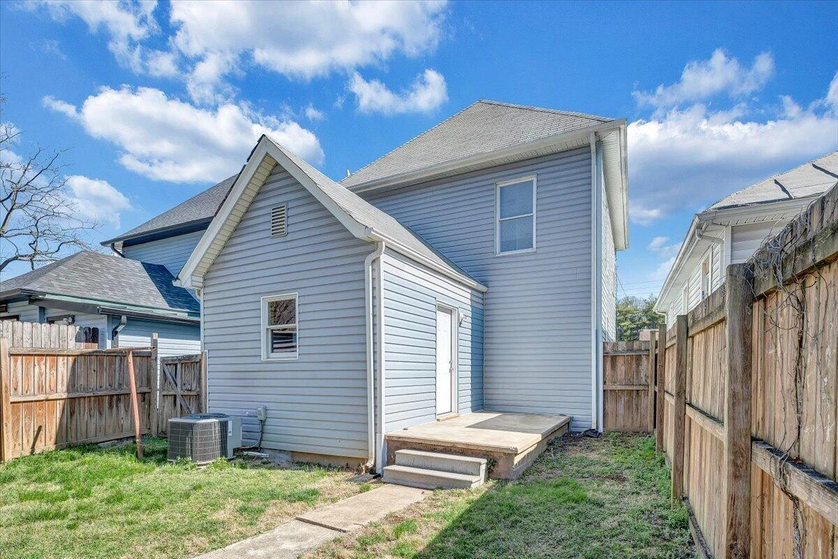 117 16th ST - Photo 34