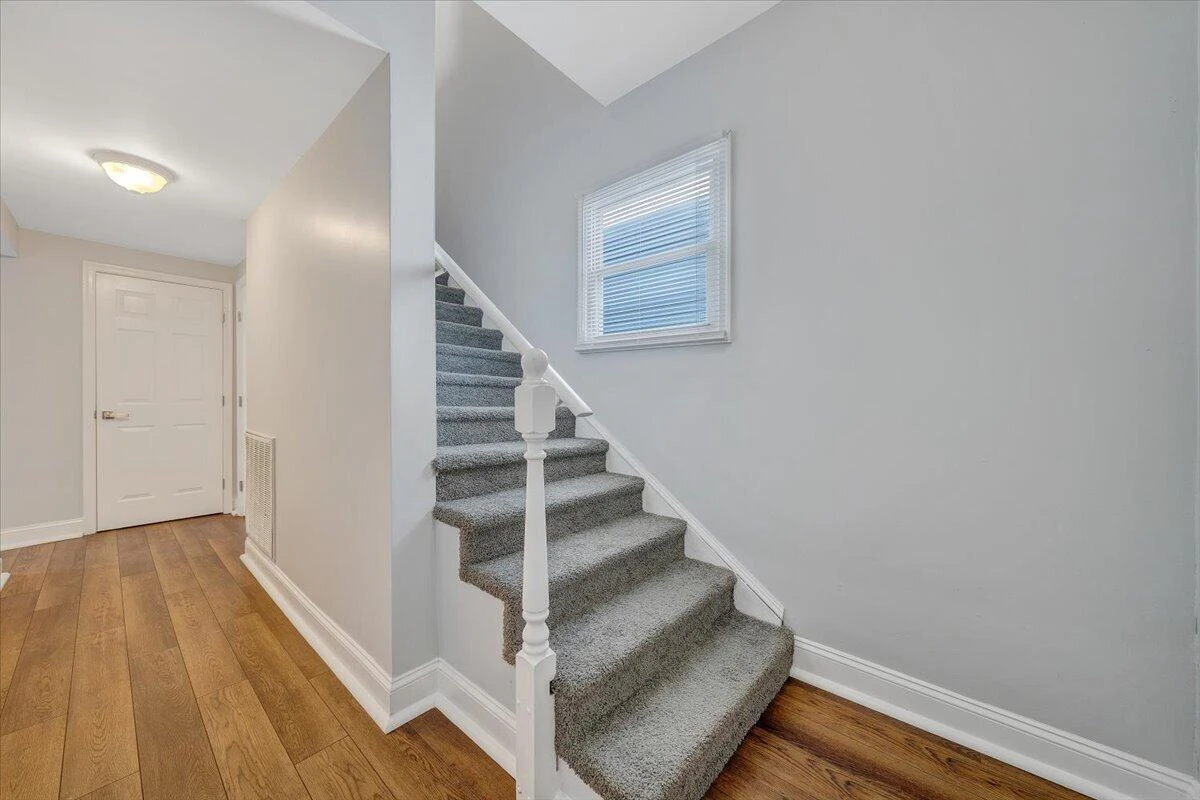 117 16th ST - Photo 4