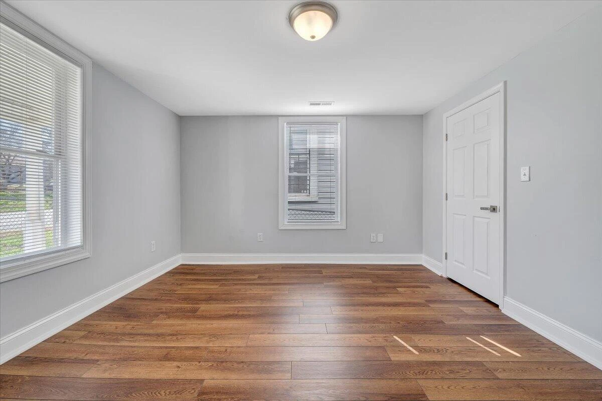 117 16th ST - Photo 5
