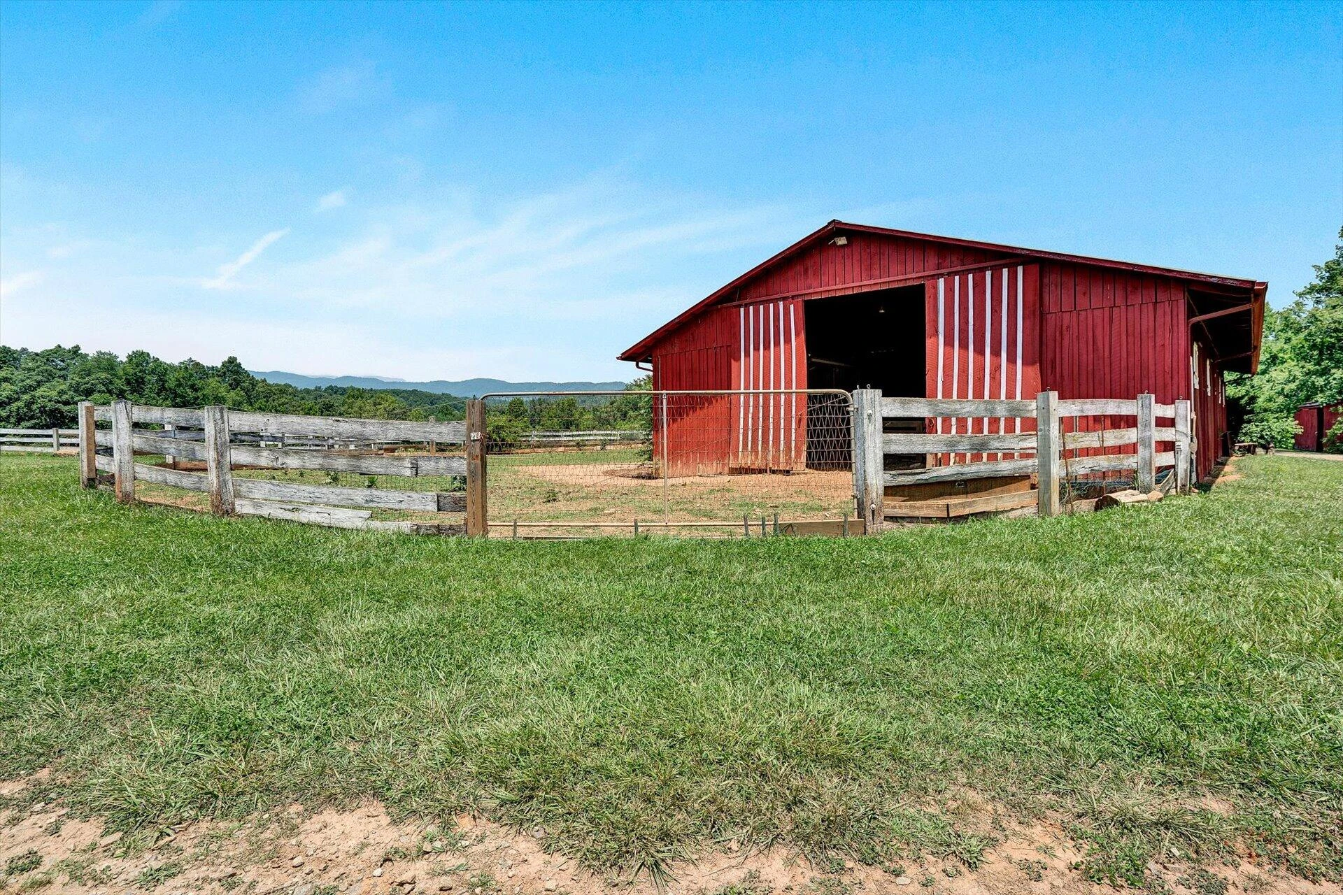 2446 DEER RUN RD - Photo 3