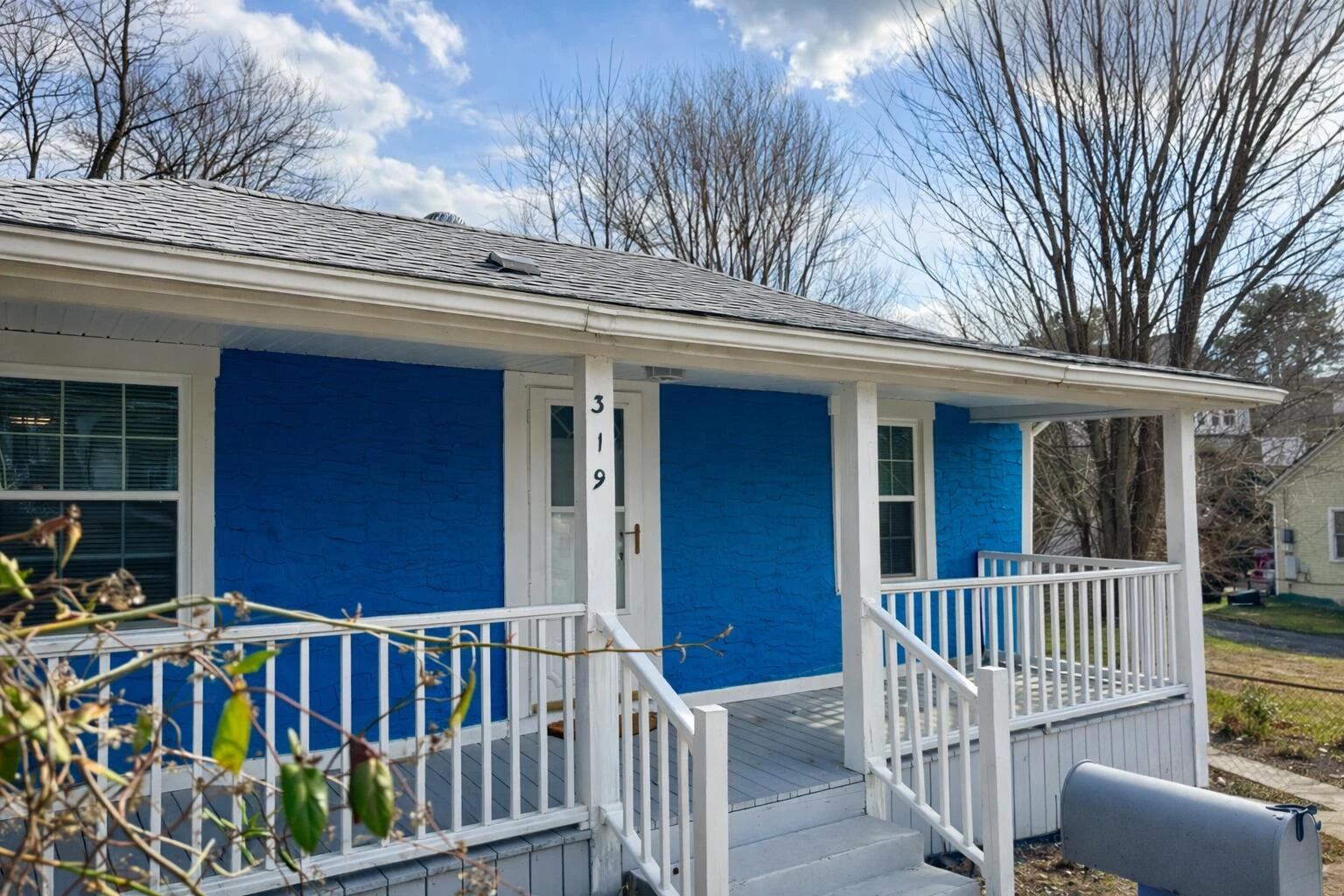 319 Hazel ST - Photo 2