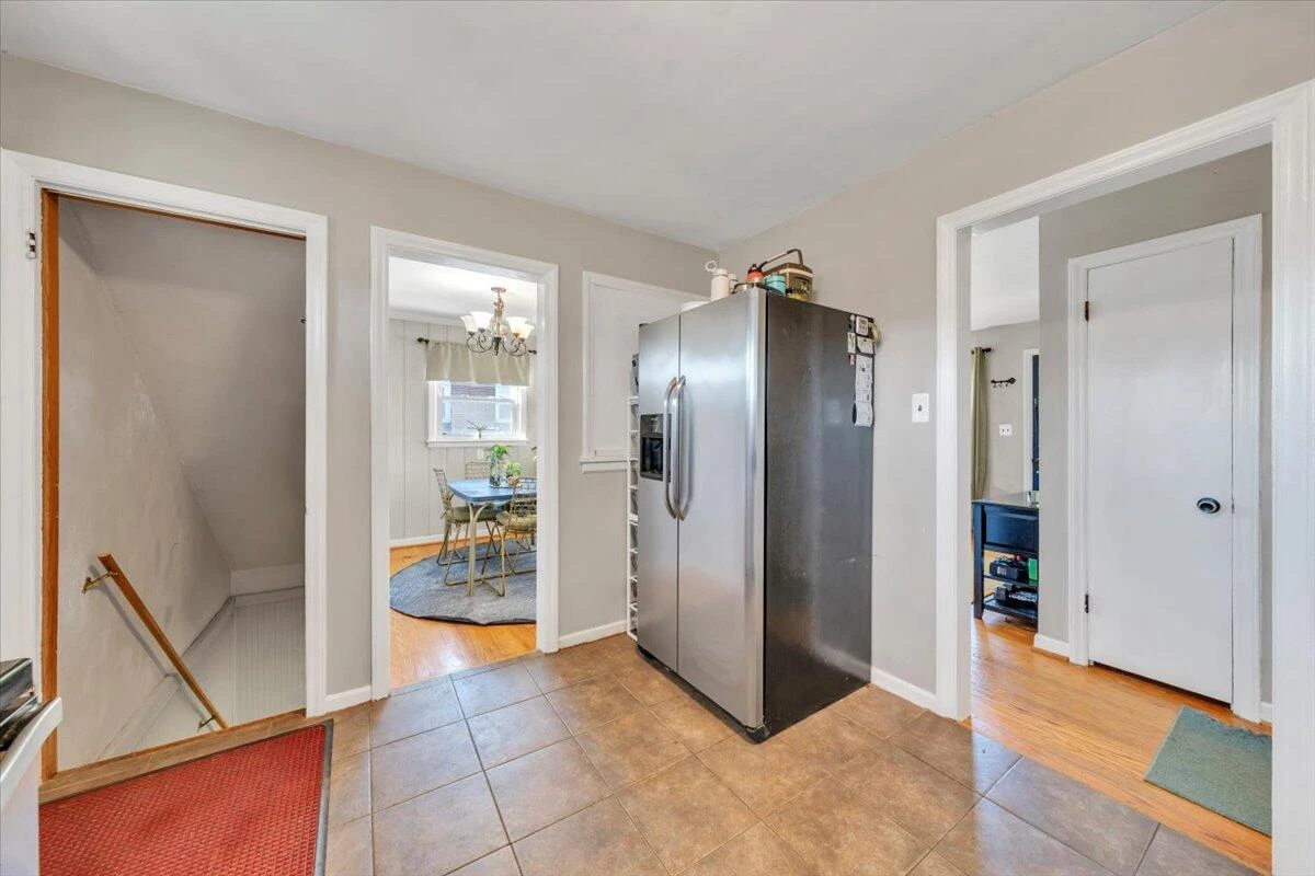 139 Hurst AVE - Photo 19