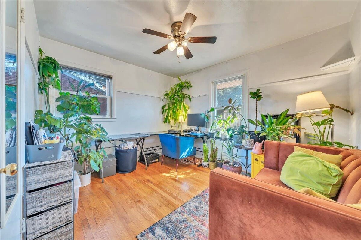 139 Hurst AVE - Photo 24
