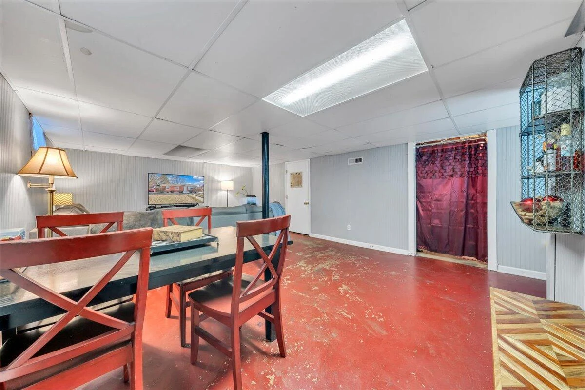 139 Hurst AVE - Photo 28