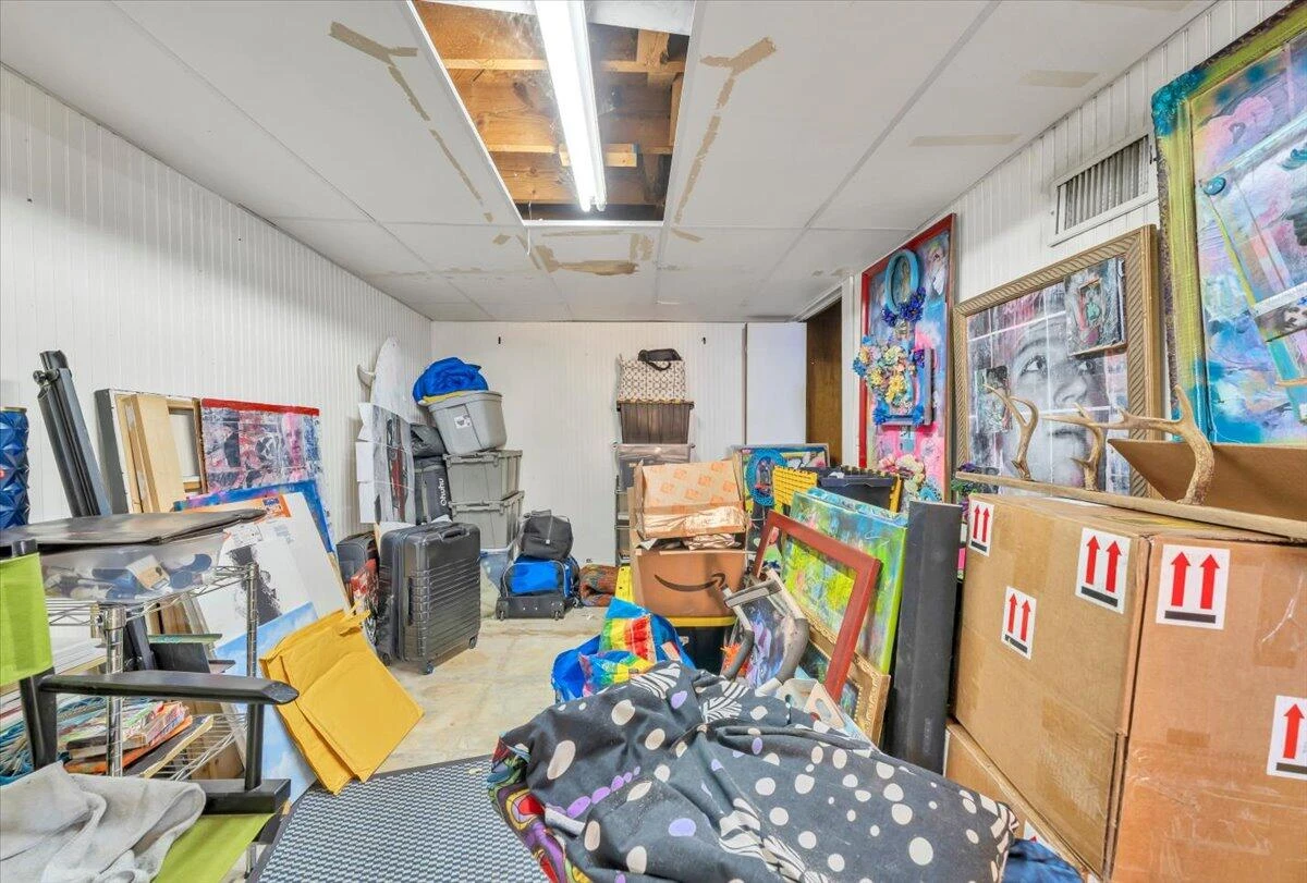 139 Hurst AVE - Photo 33
