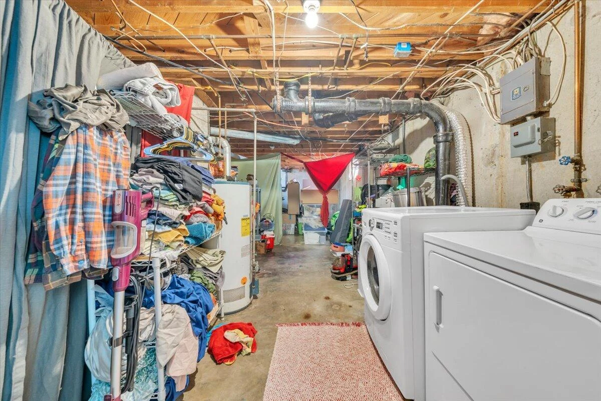 139 Hurst AVE - Photo 34