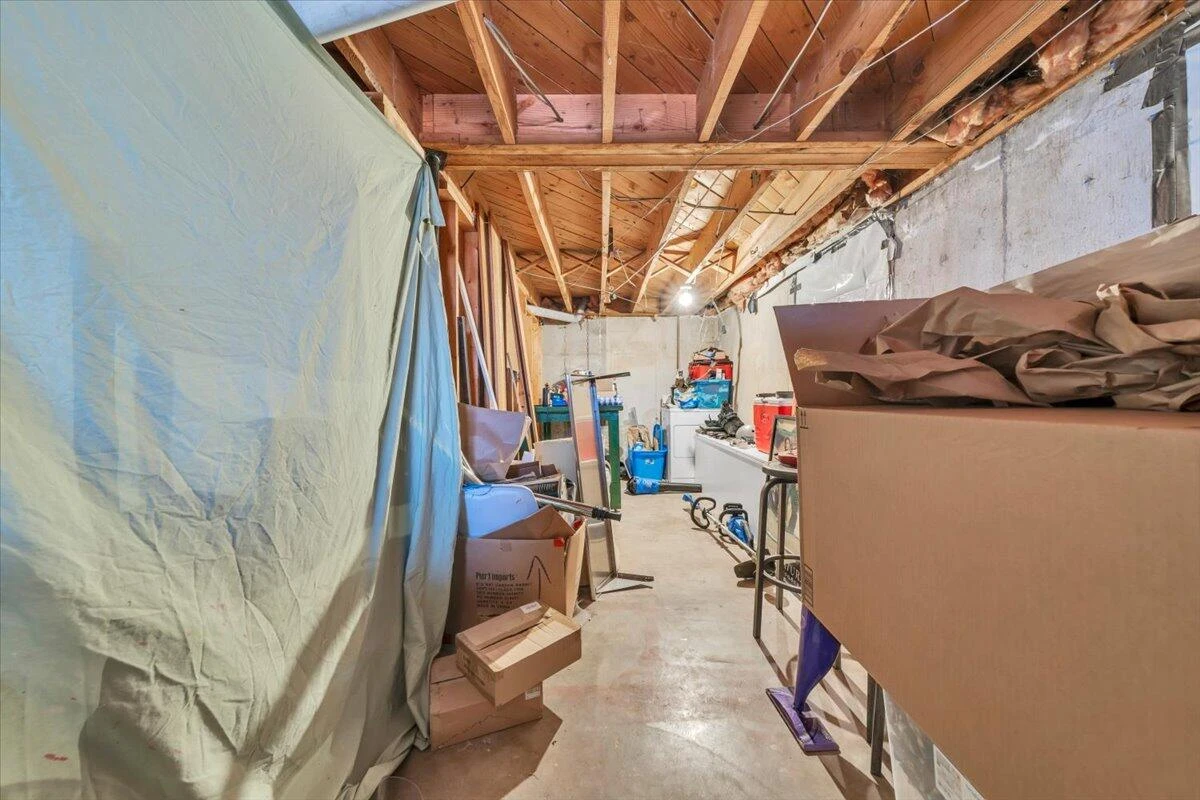 139 Hurst AVE - Photo 35