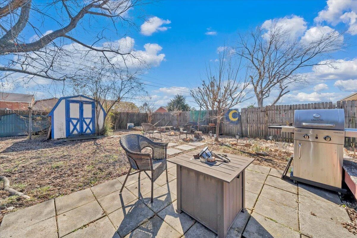 139 Hurst AVE - Photo 37