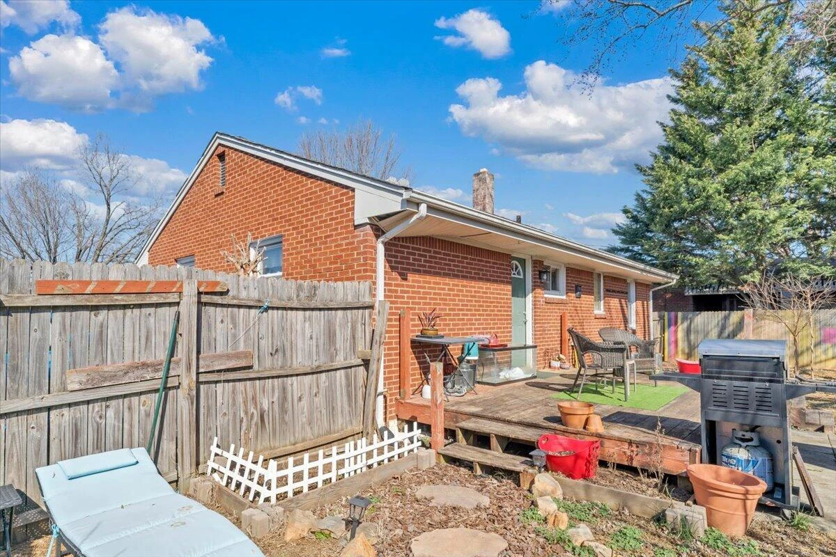 139 Hurst AVE - Photo 41