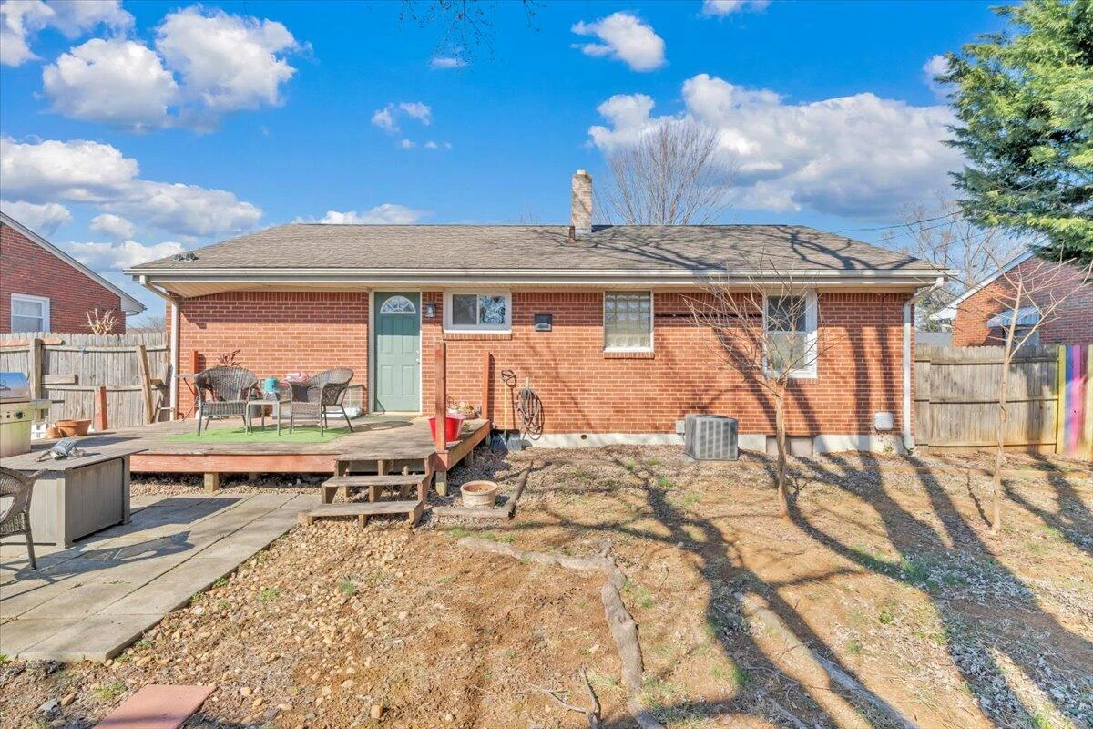 139 Hurst AVE - Photo 43