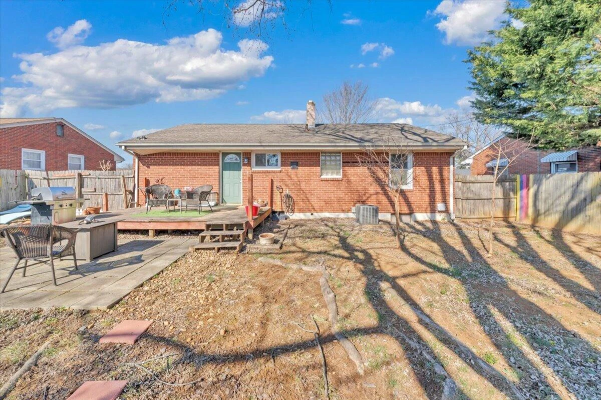 139 Hurst AVE - Photo 44