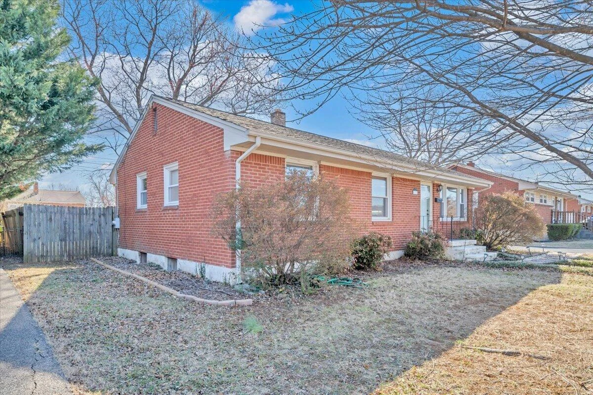 139 Hurst AVE - Photo 47