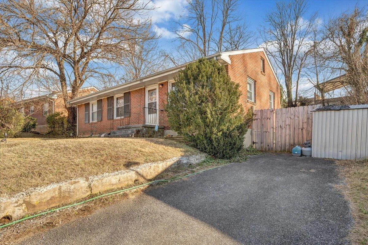 4928 Rowe Ridge RD - Photo 2