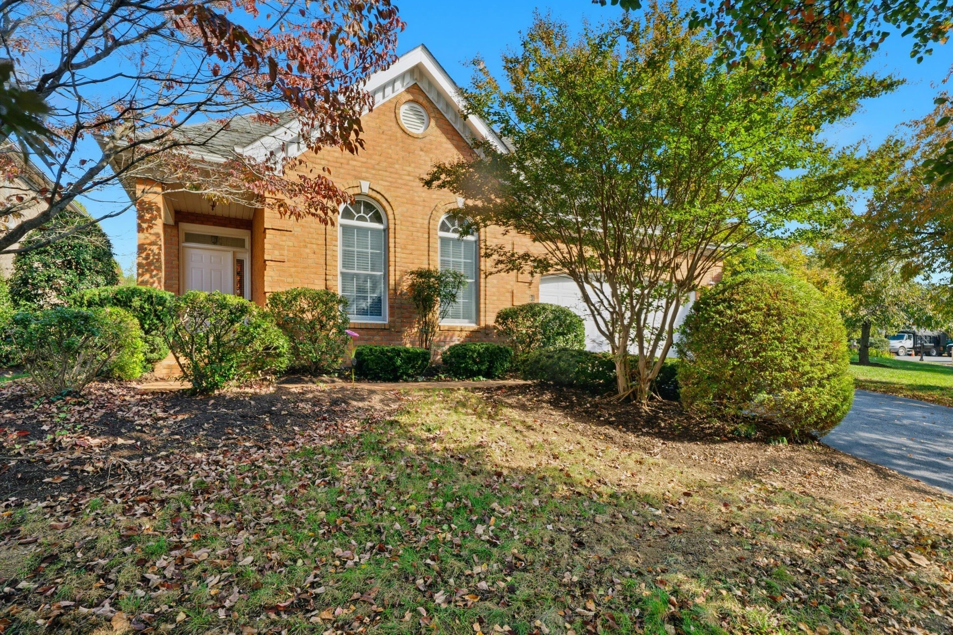 3321 Somercroft CT