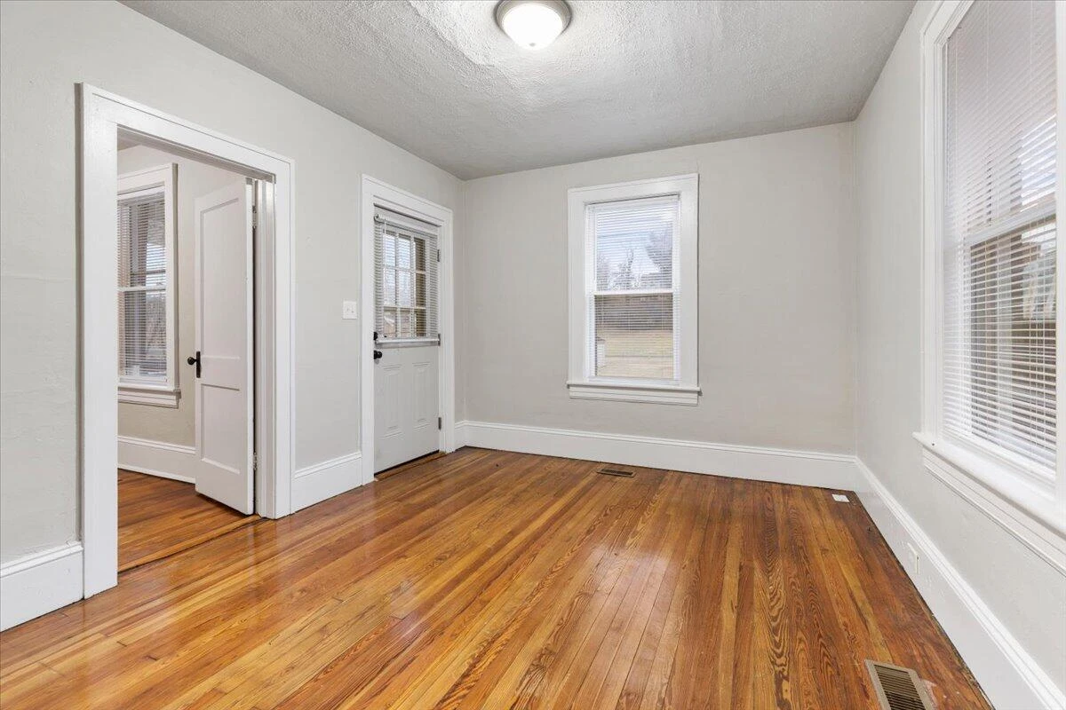 453 Dale AVE - Photo 17