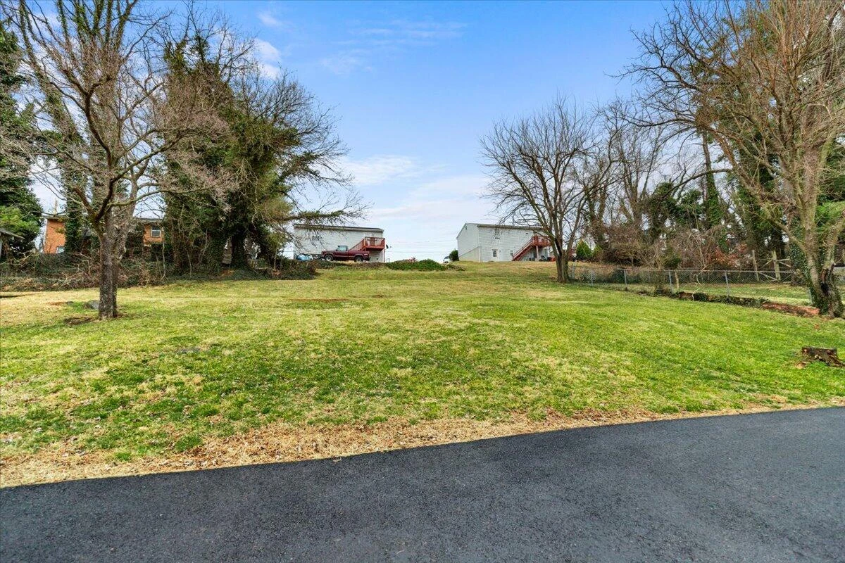 453 Dale AVE - Photo 8