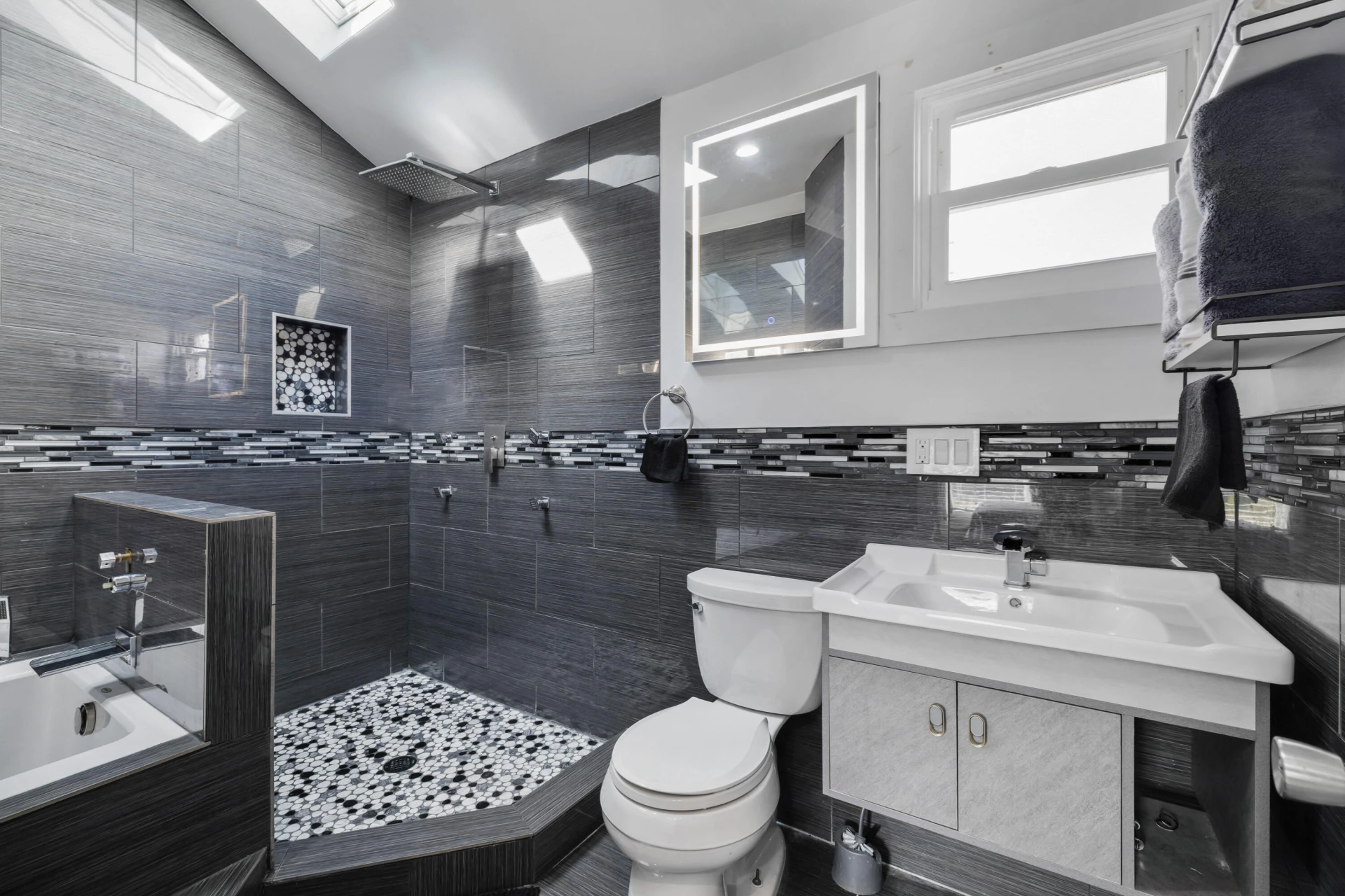 819 Campbell AVE - Photo 10