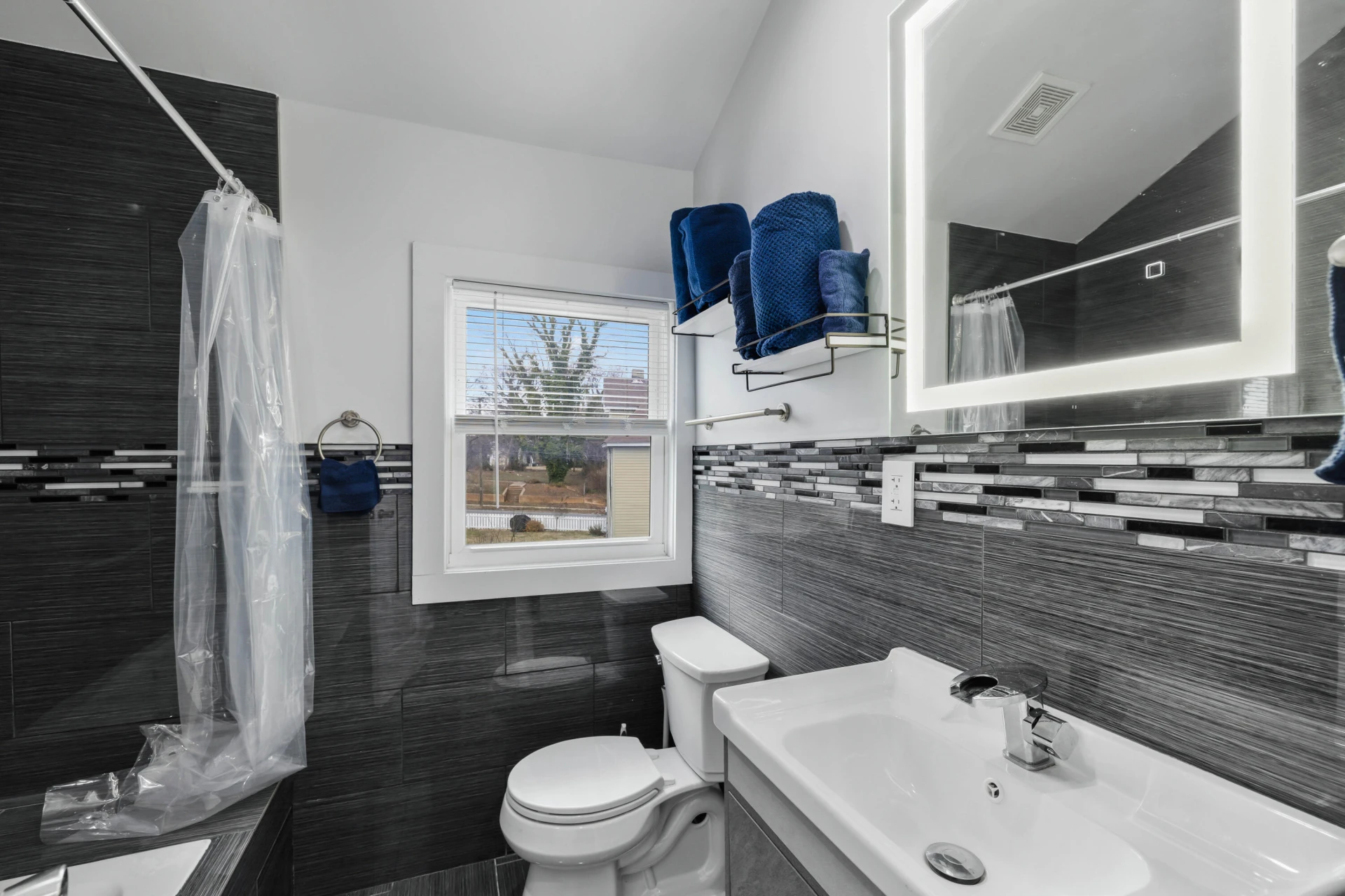 819 Campbell AVE - Photo 16