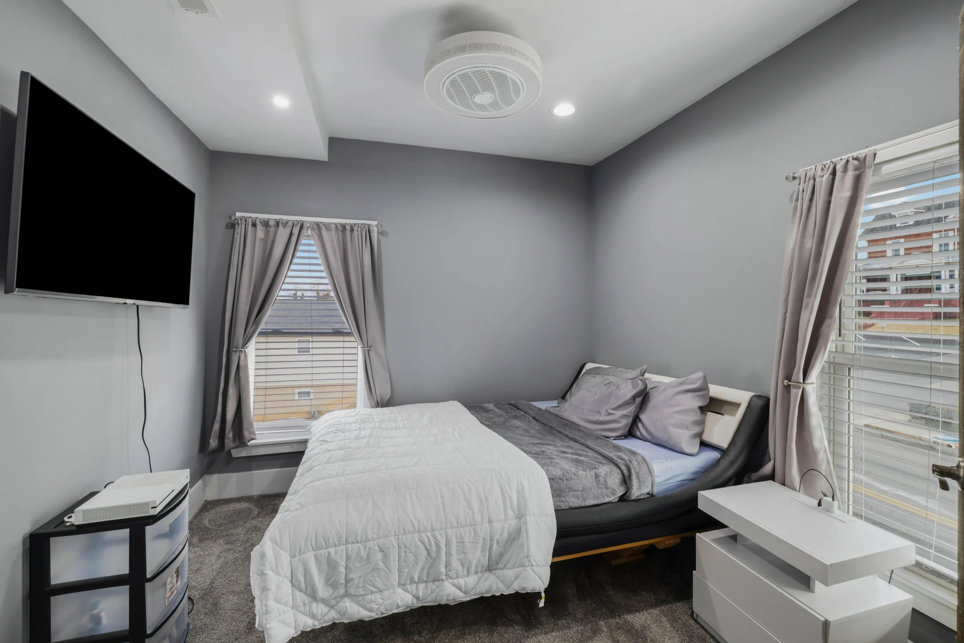 819 Campbell AVE - Photo 18