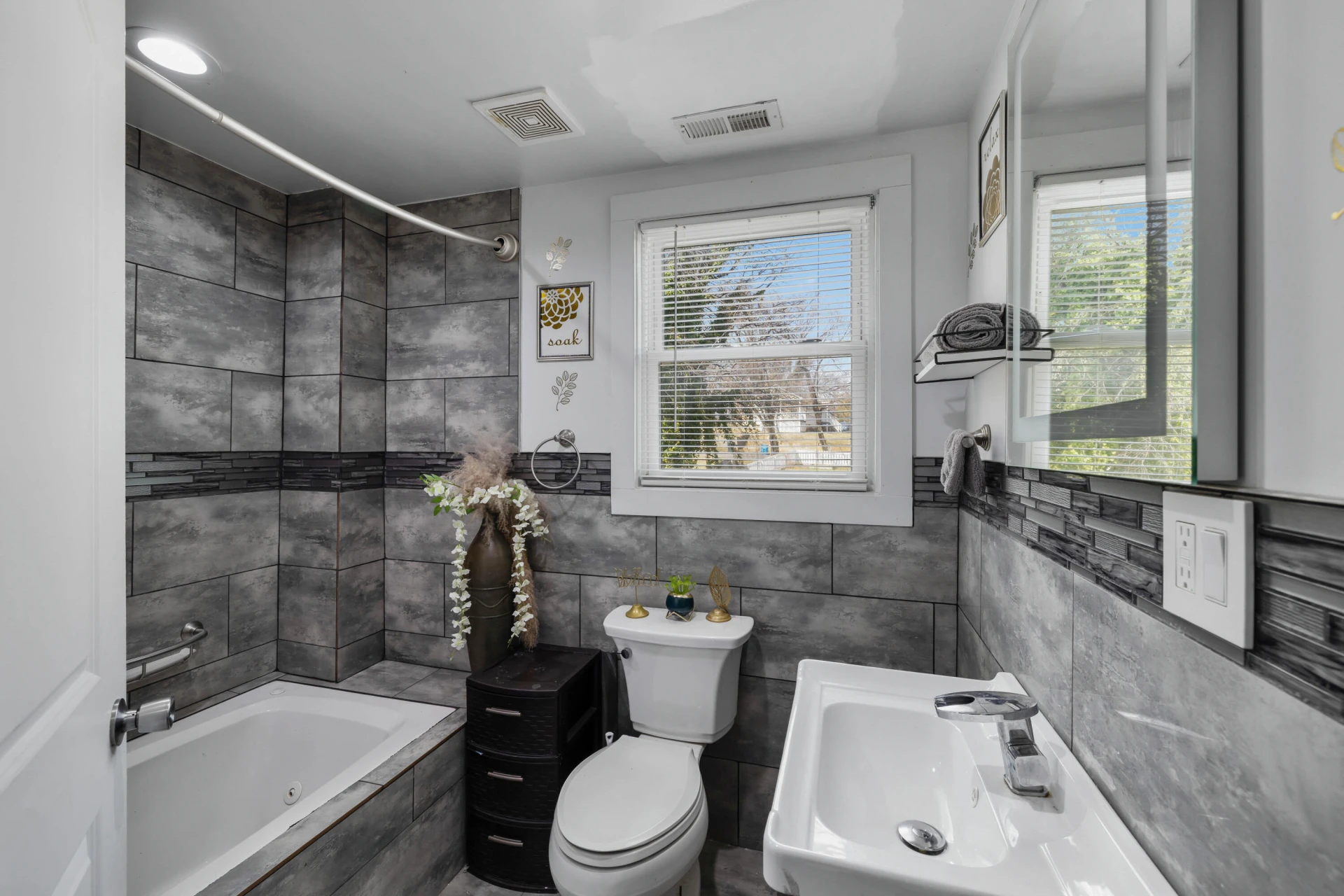 819 Campbell AVE - Photo 29