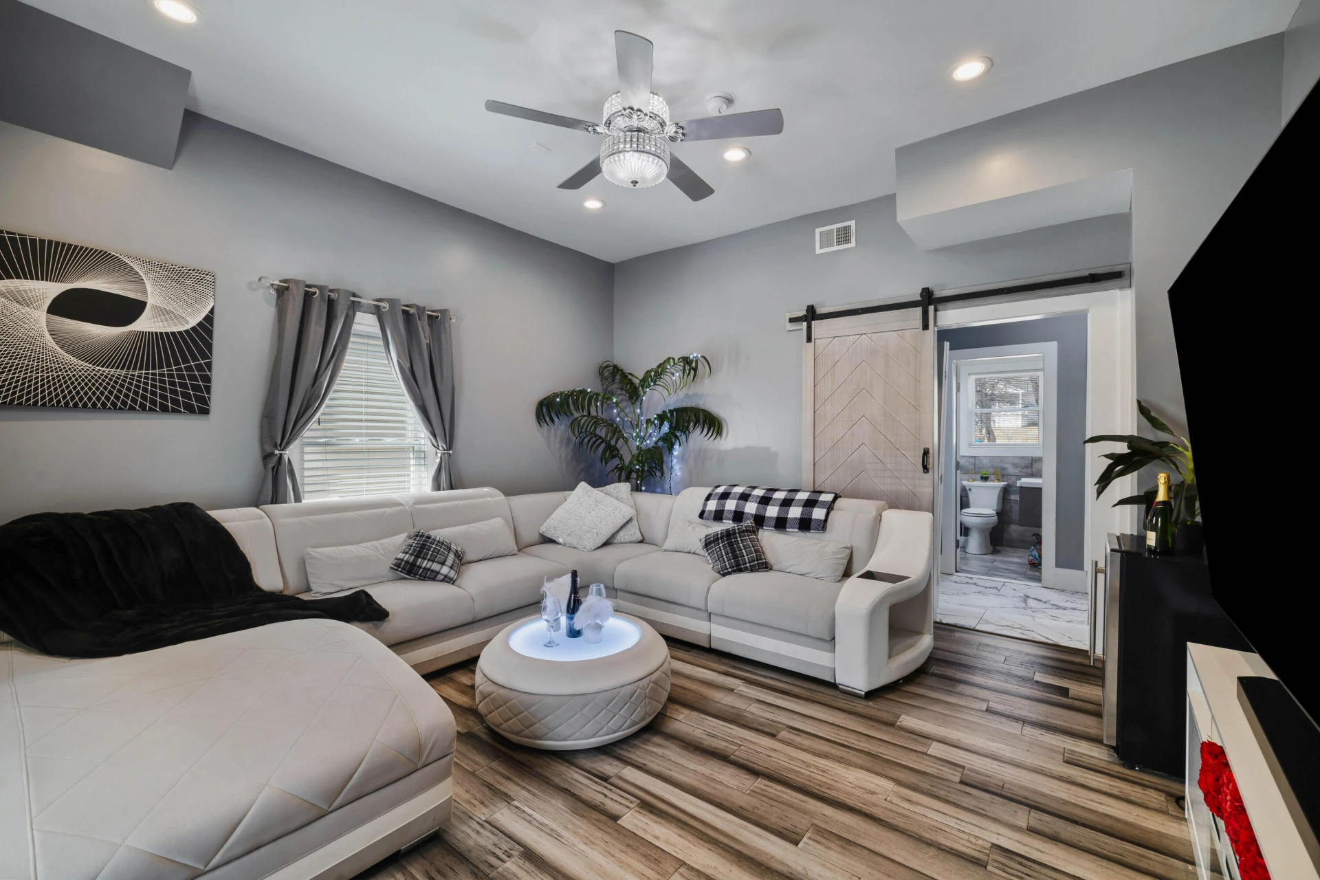 819 Campbell AVE - Photo 31