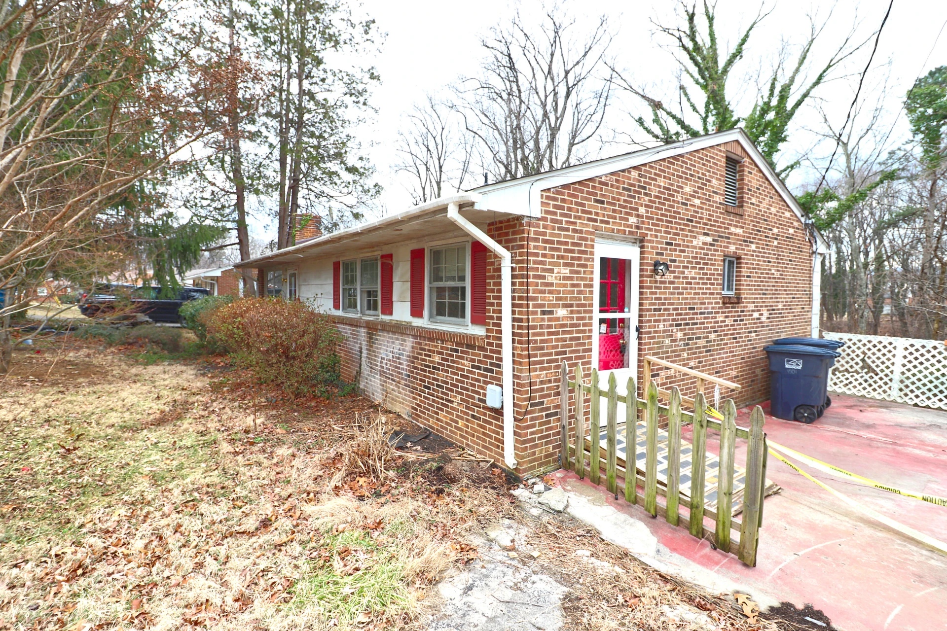 4504 Stonewall RD - Photo 2