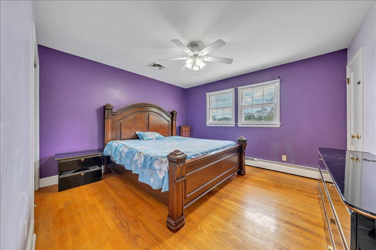 3417 Crittendon AVE - Photo 13