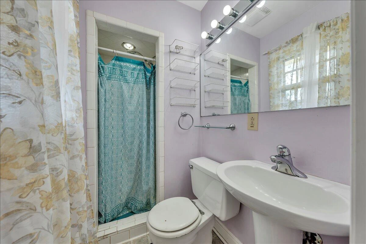 3417 Crittendon AVE - Photo 14