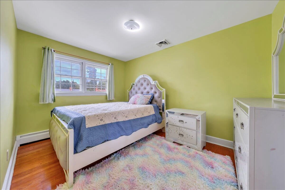 3417 Crittendon AVE - Photo 15