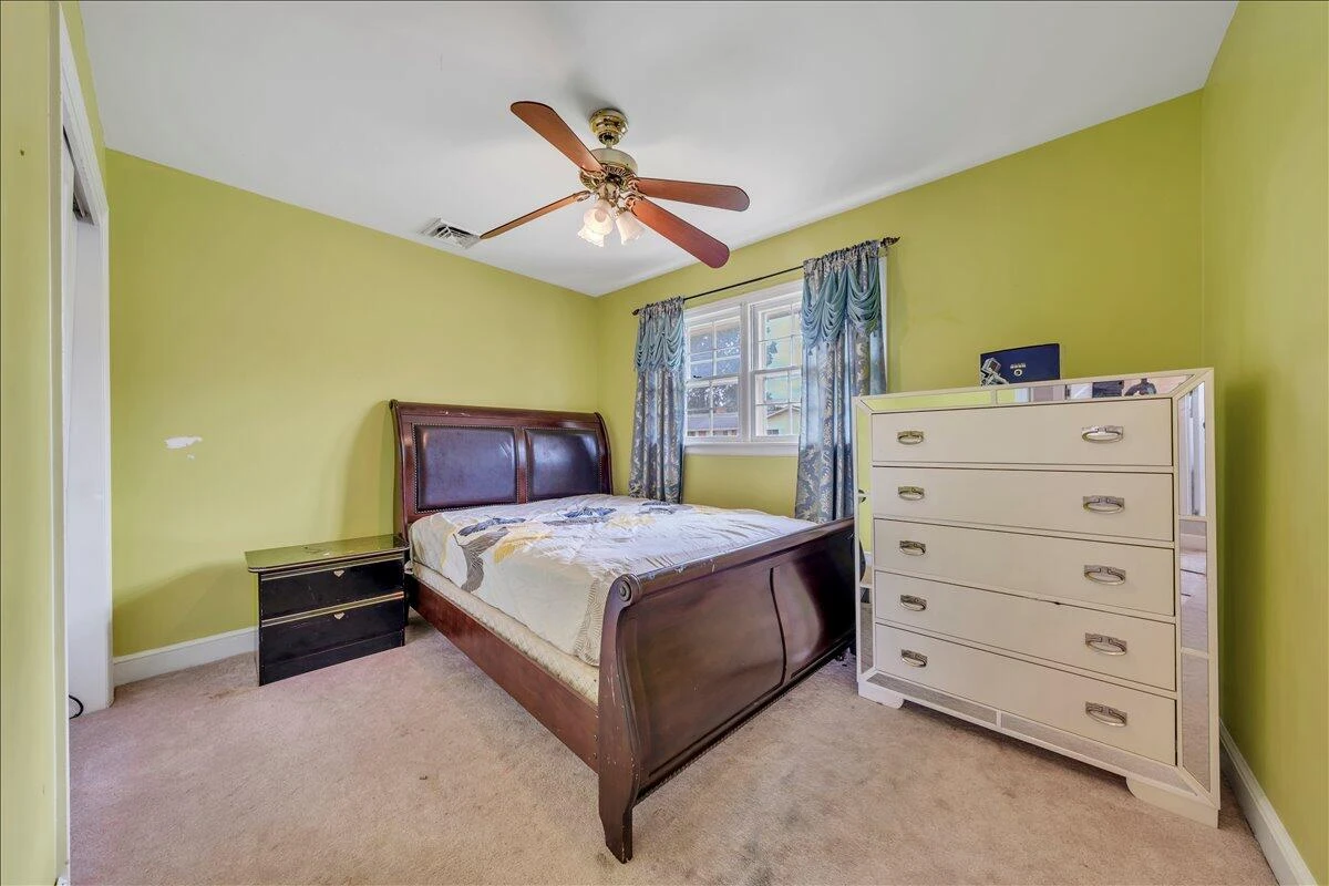 3417 Crittendon AVE - Photo 17