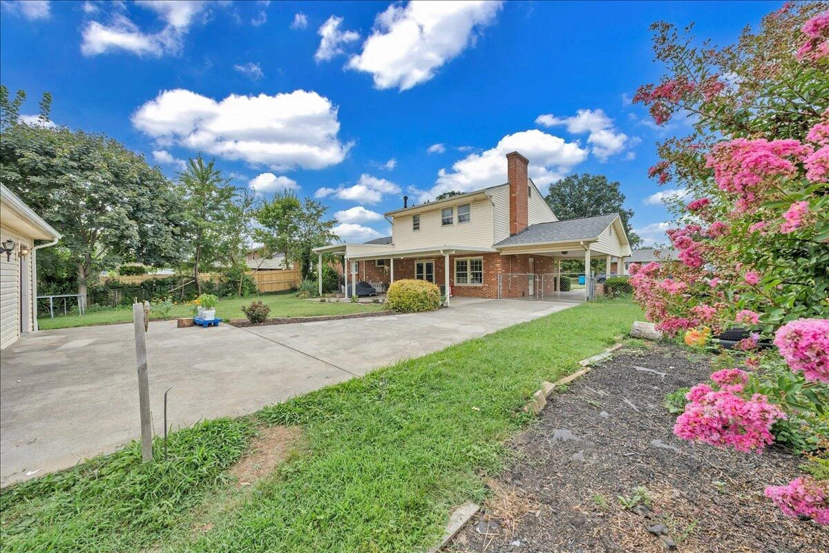 3417 Crittendon AVE - Photo 19