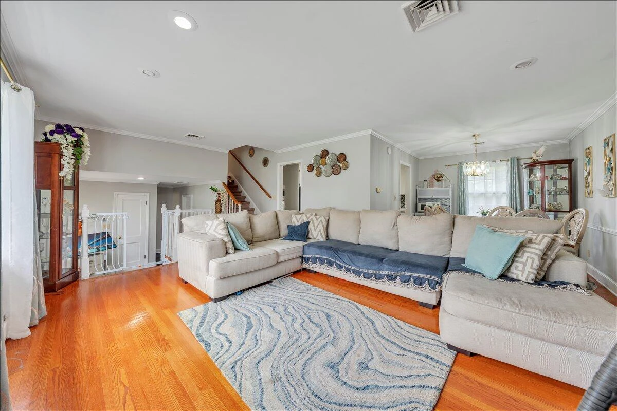 3417 Crittendon AVE - Photo 7