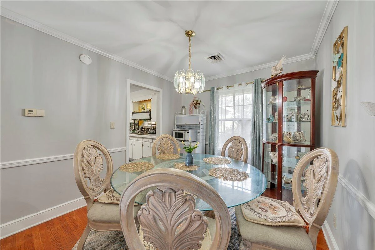 3417 Crittendon AVE - Photo 9