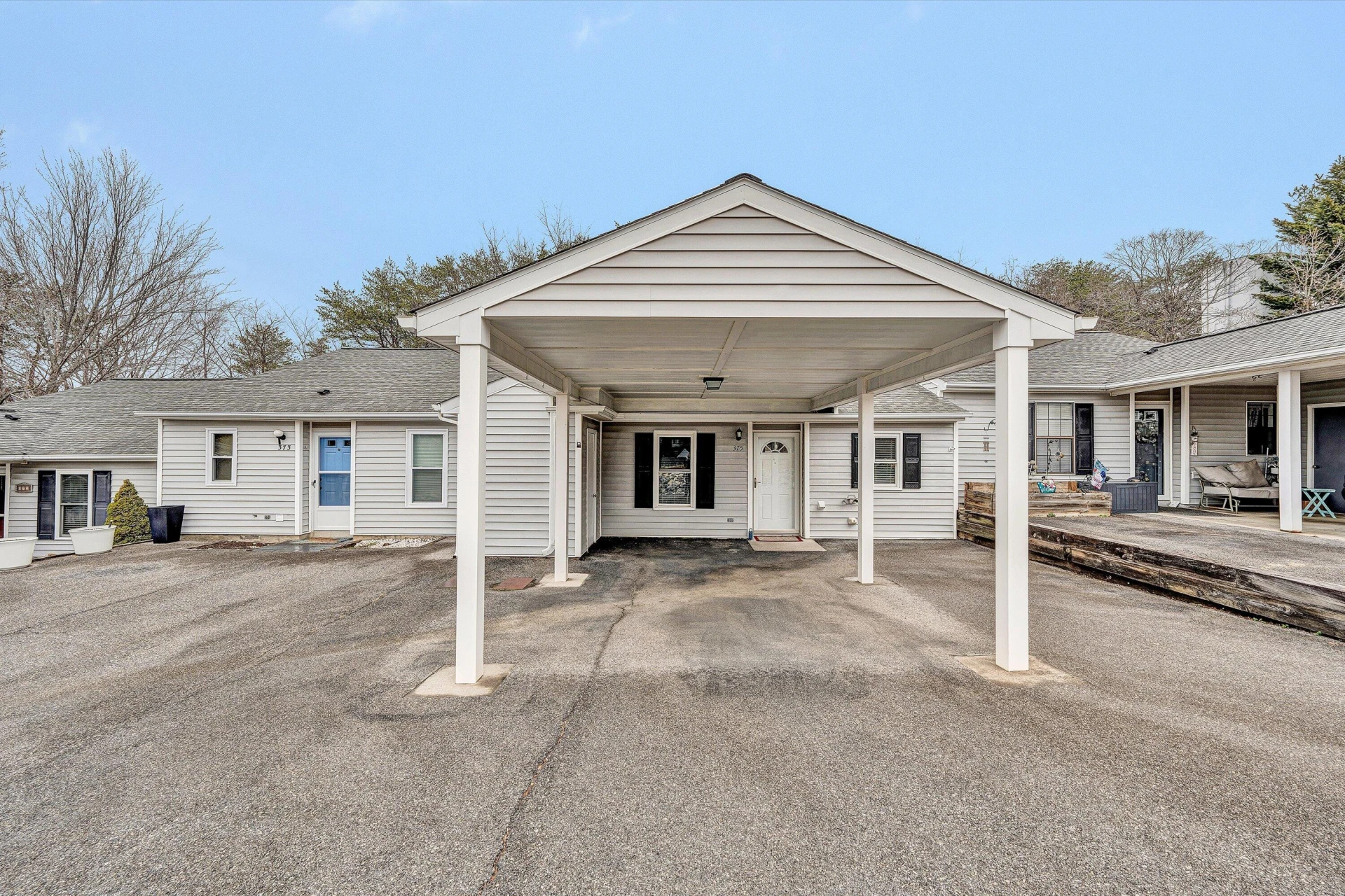 375 Tinkerview DR - Photo 2