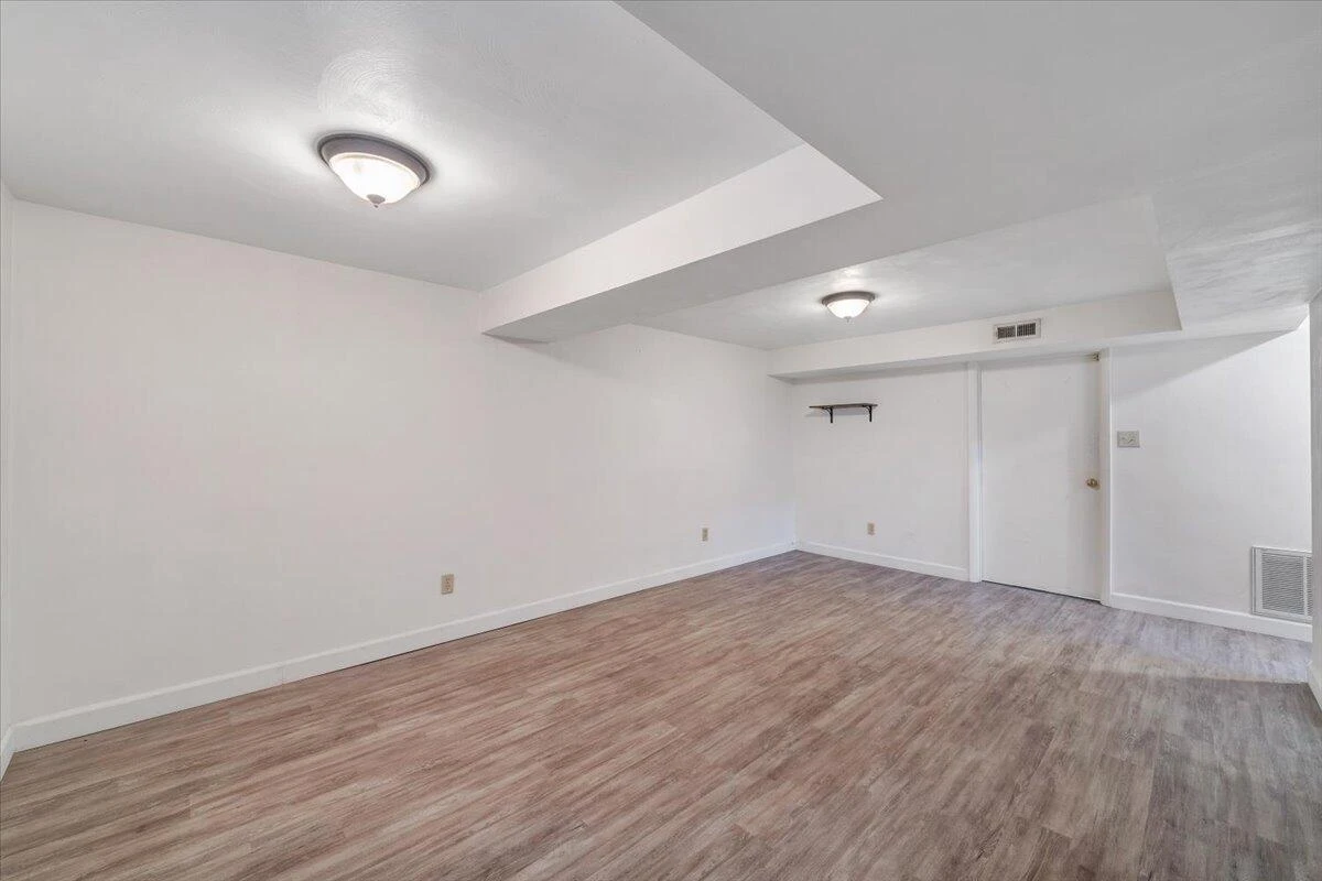 2241 Byrd AVE - Photo 22