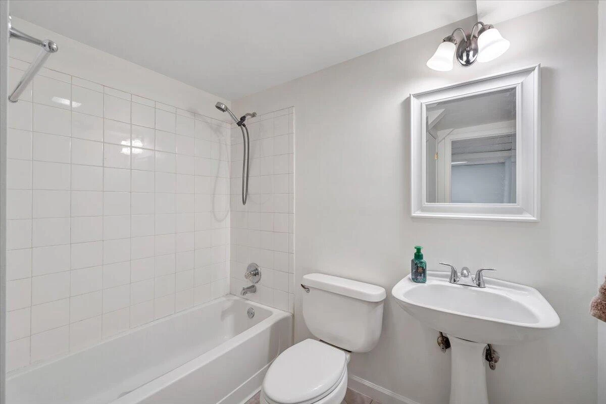 2241 Byrd AVE - Photo 27