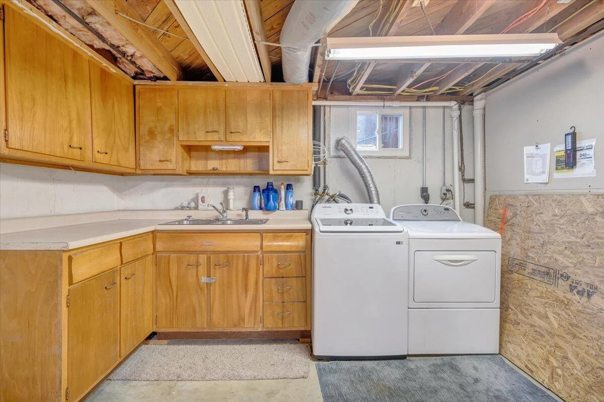 2241 Byrd AVE - Photo 29