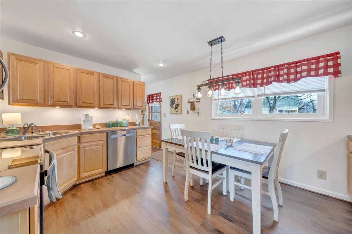 2241 Byrd AVE - Photo 9