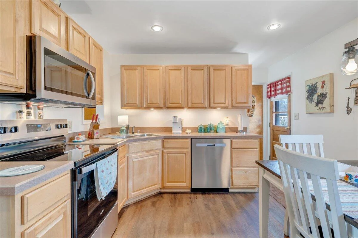 2241 Byrd AVE - Photo 10