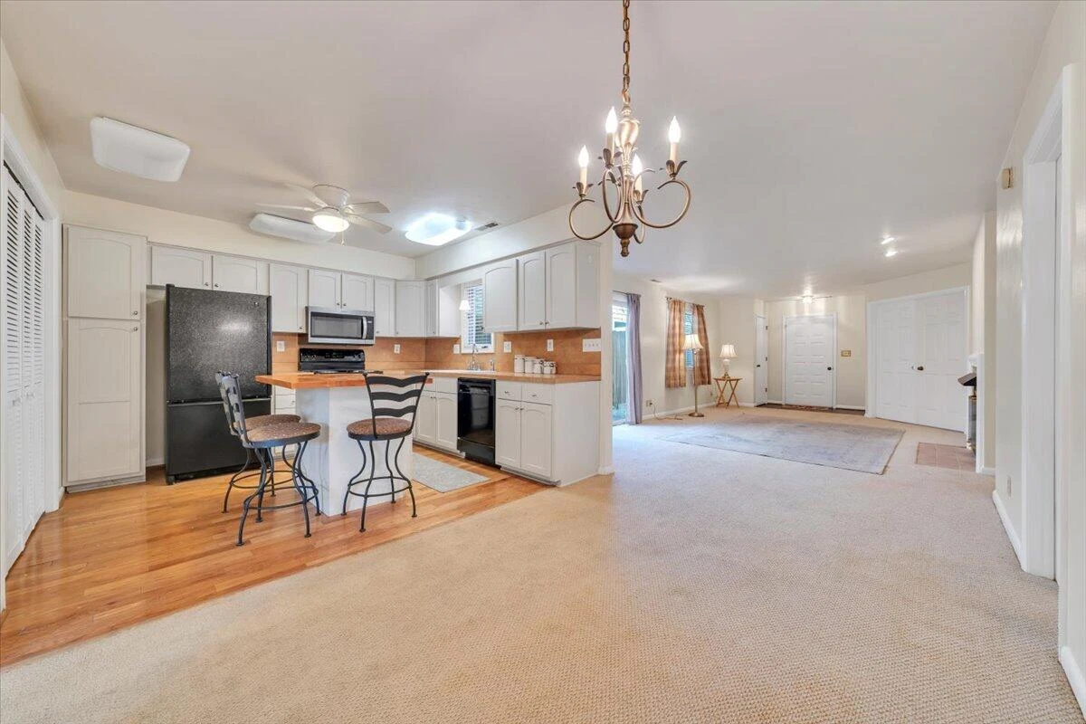 438 Windward DR - Photo 15