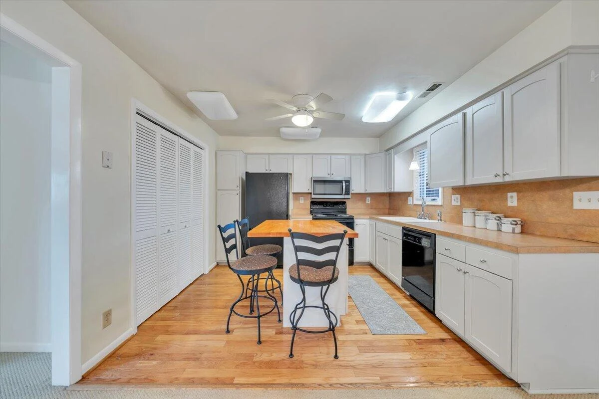 438 Windward DR - Photo 16