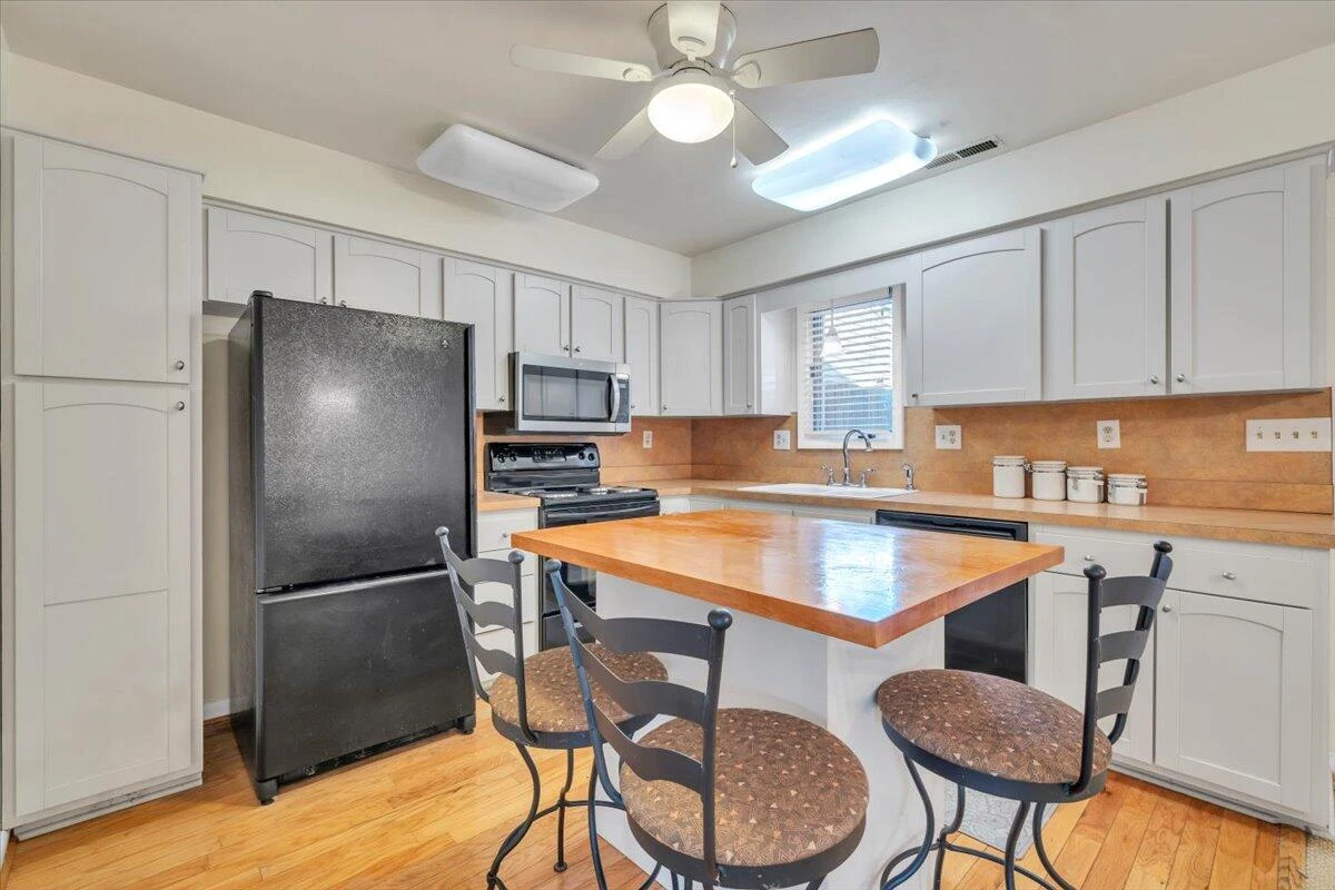 438 Windward DR - Photo 17